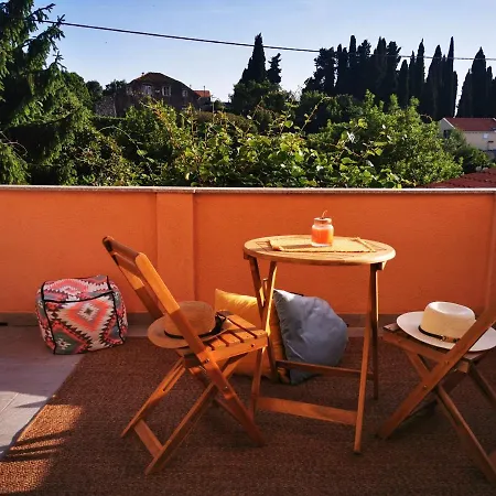 Sunny Getaway Apartman *